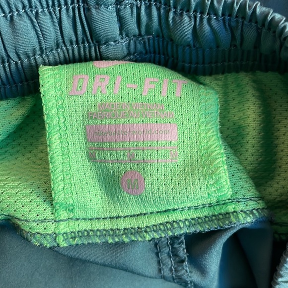 Green Nike Flex Athletic Running Shorts Size M - Picture 6 of 7